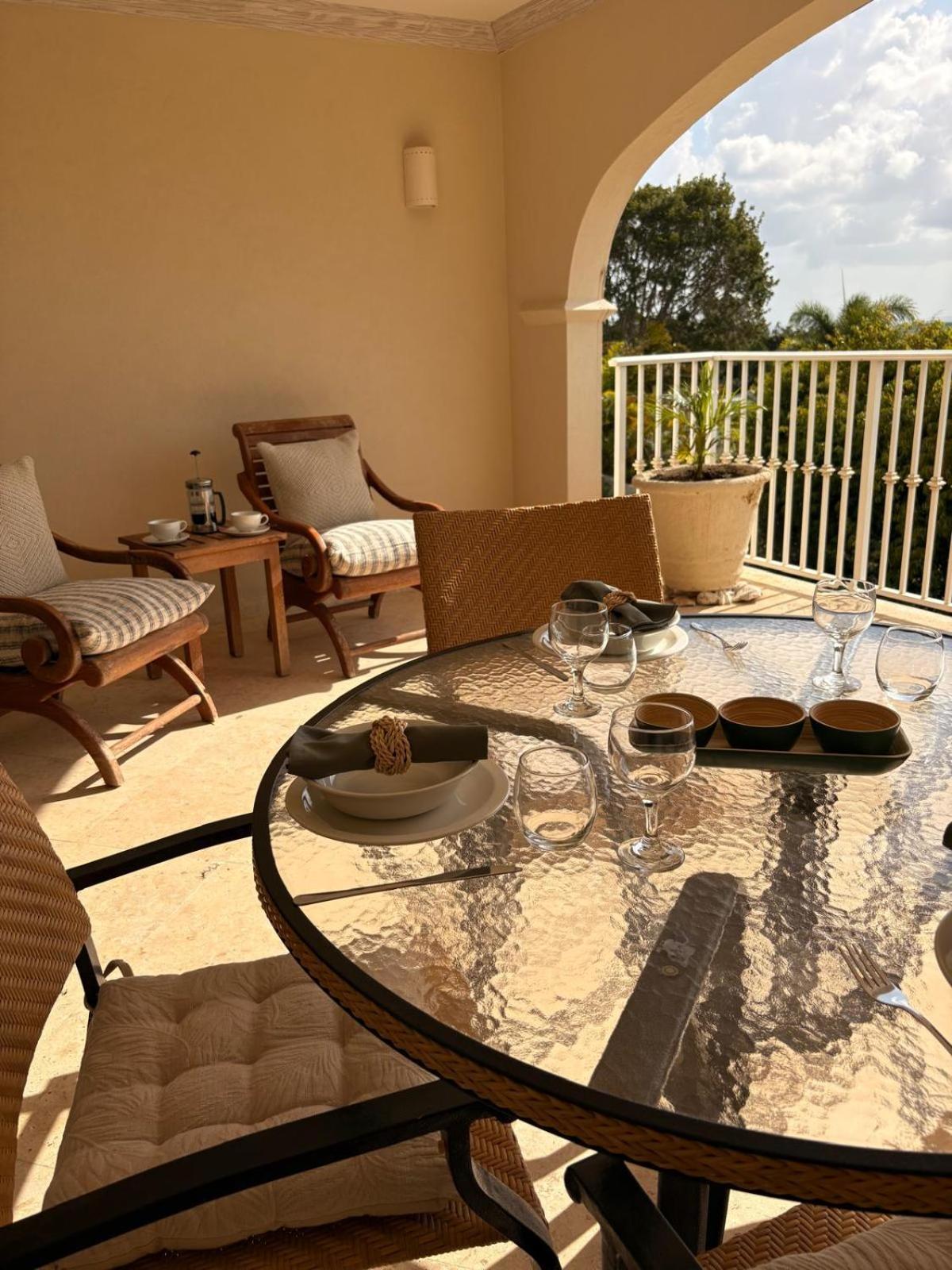 Royal 1 Bedroom Sea Views Saint James