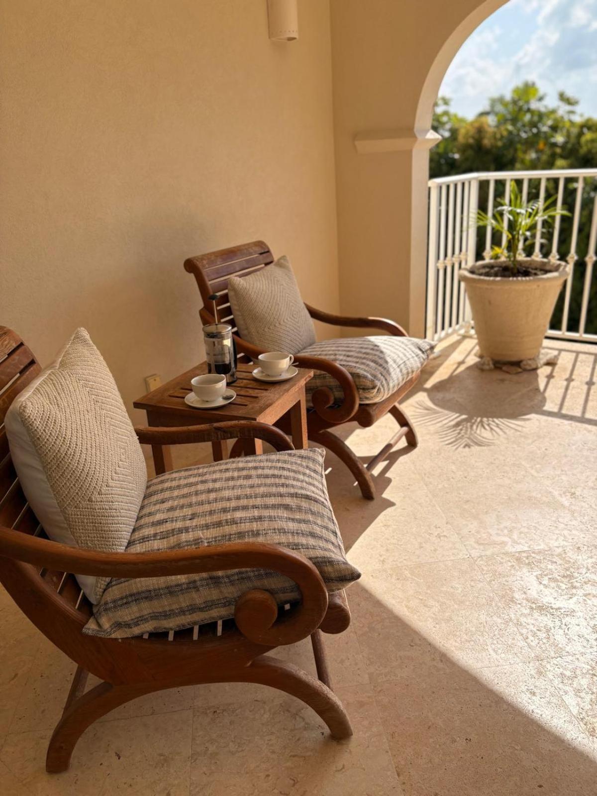 Royal 1 Bedroom Sea Views Apartment