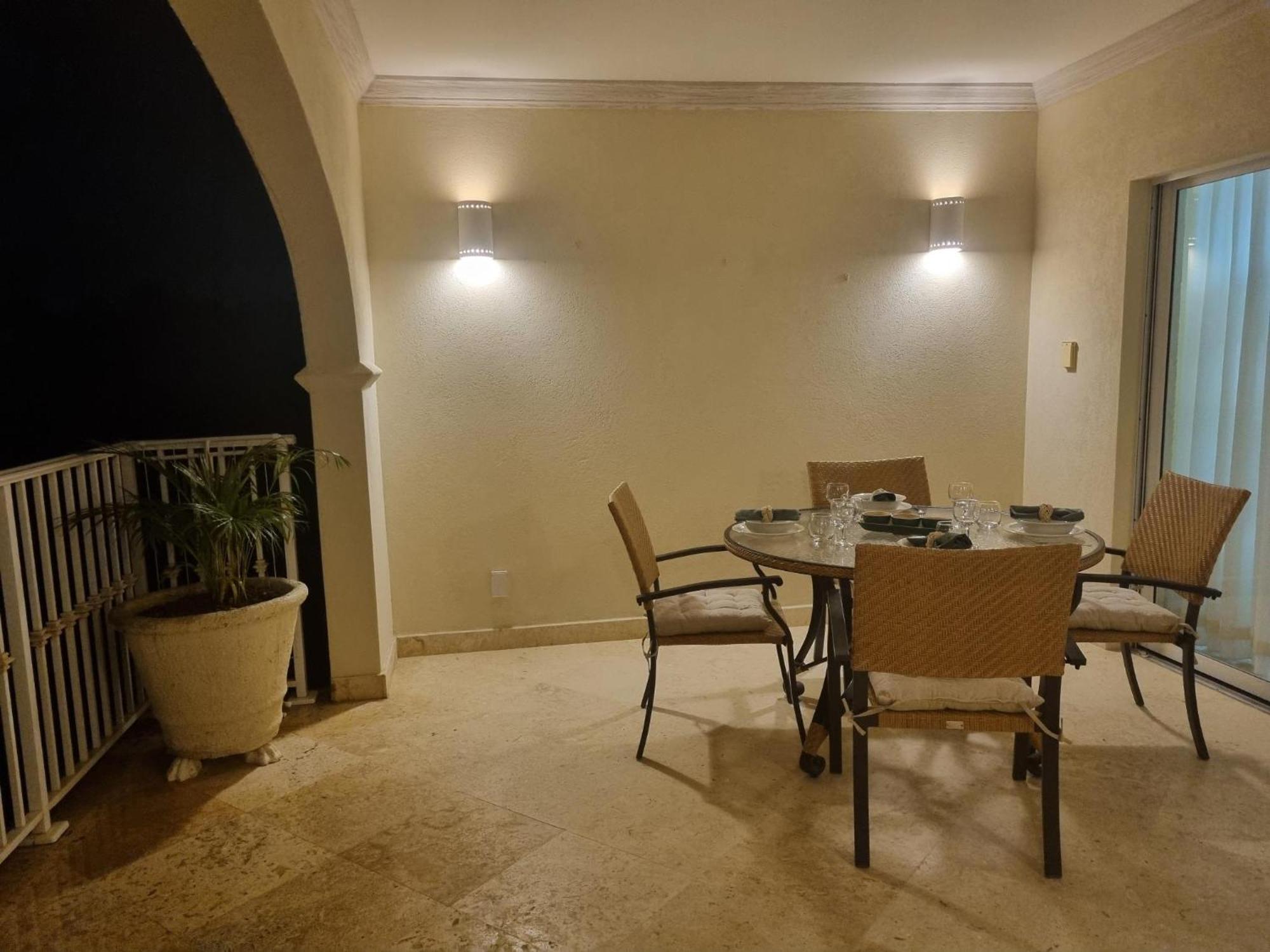 Apartment Royal 1 Bedroom Sea Views *